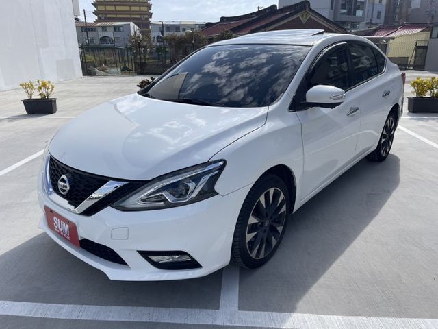 全車原鈑 免鑰匙 胎壓偵測 車側盲點 360環景  第1張相片