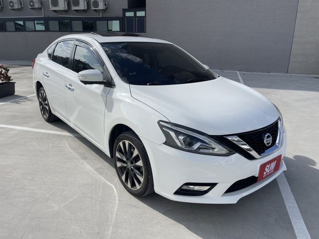 全車原鈑 免鑰匙 胎壓偵測 車側盲點 360環景  第2張相片