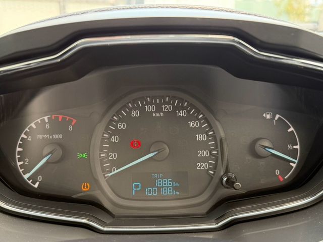 定速/倒車顯影/電動天窗/恆溫空調/1.5省油省稅  第14張相片