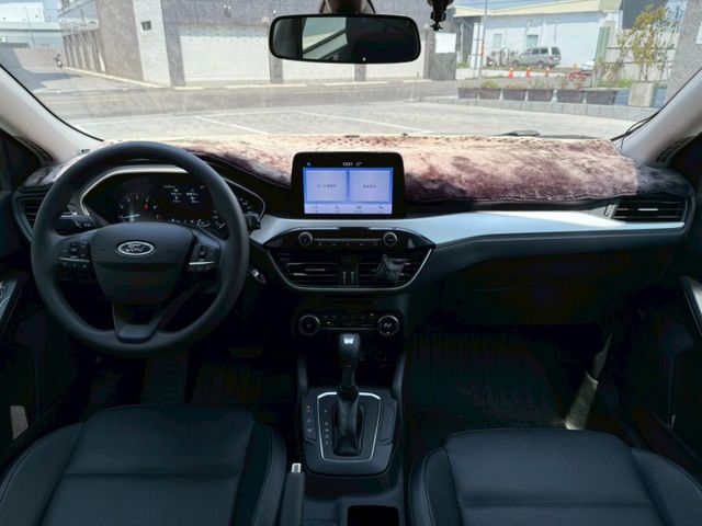 定速/六氣囊/CARPLAY/倒車顯影/原鈑件/已認證  第5張相片