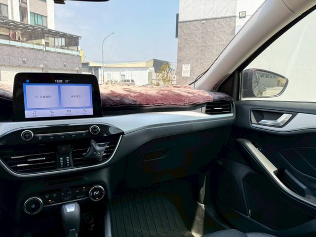 定速/六氣囊/CARPLAY/倒車顯影/原鈑件/已認證  第9張相片