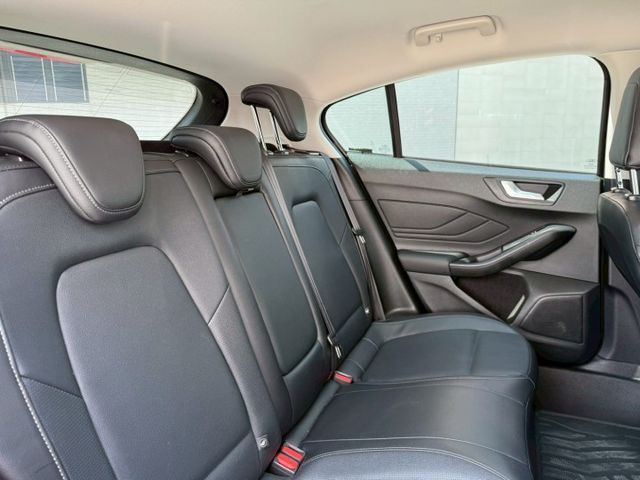 定速/六氣囊/CARPLAY/倒車顯影/原鈑件/已認證  第14張相片