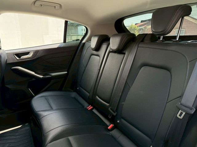 定速/六氣囊/CARPLAY/倒車顯影/原鈑件/已認證  第15張相片