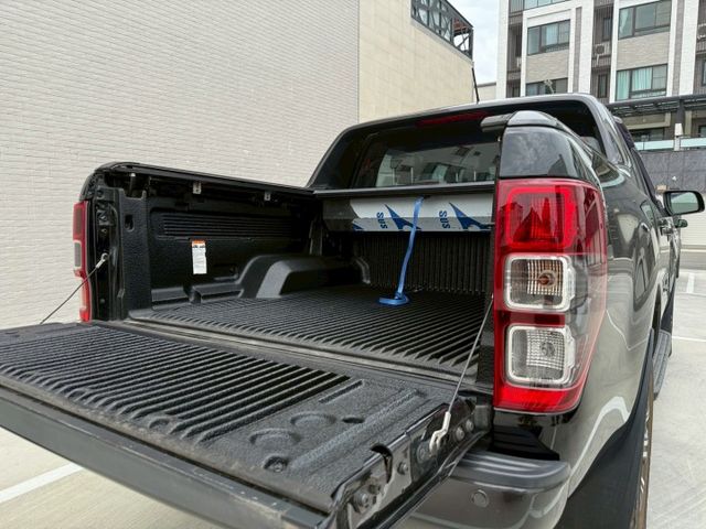 原鈑件/行駛模式切換/自動停車/斜坡輔助/藍芽影音/導車螢幕  第5張相片