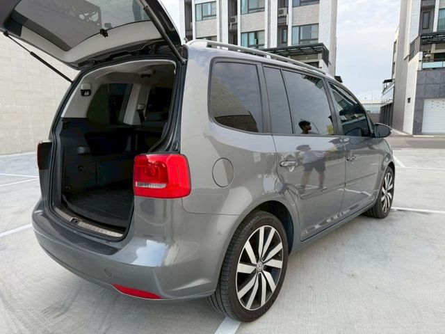 原鈑件/ 7人座 / 倒車影像  第4張相片