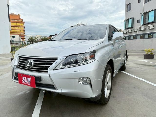 原鈑件/盲點偵測/電動尾門/電動座椅/免鑰匙摸門  第1張相片