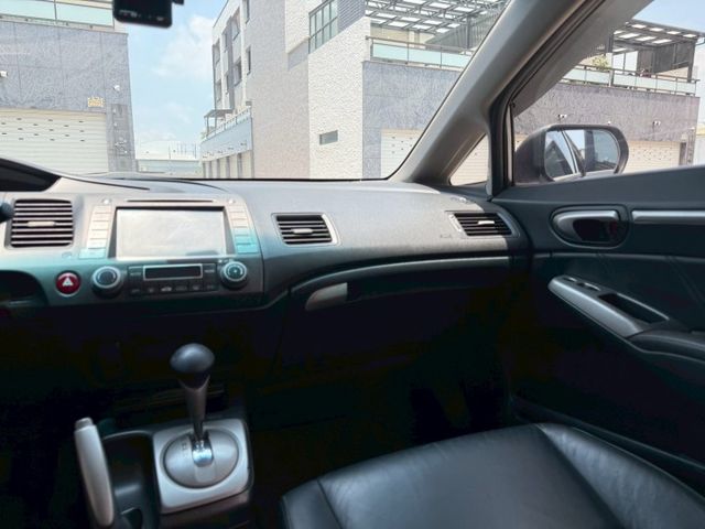 全車原鈑/無待修/藍芽影音/倒車螢幕  第10張相片