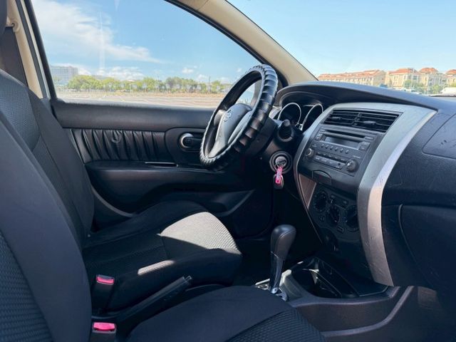 ABS/安全氣囊/車頂行李架/後座分離傾倒 /車頂行李架  第7張相片