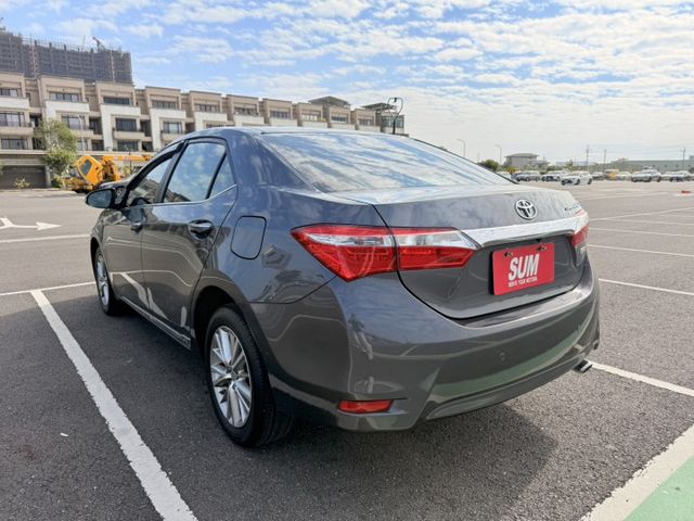 原鈑件/藍芽影音/免鑰匙/定速/抬頭顯示器/倒車顯影  第4張相片