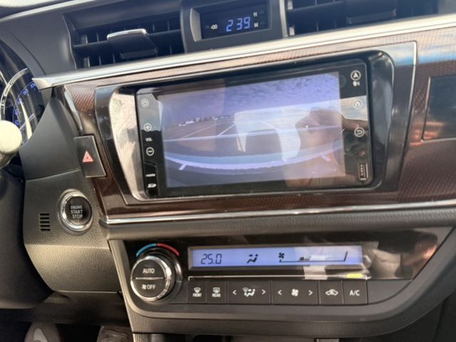 原鈑件/藍芽影音/免鑰匙/定速/抬頭顯示器/倒車顯影  第11張相片