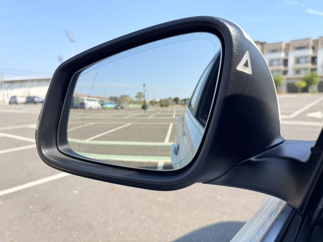 一手車/原鈑件/認證車/內外狀態極佳/排氣1.5  第17張相片