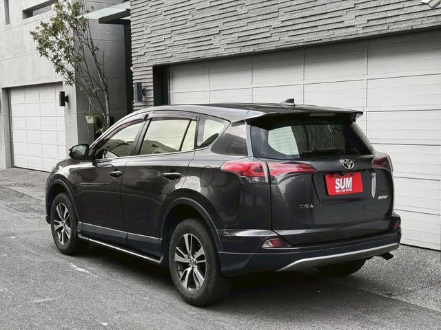 2.0豪華版 LED頭燈 電動椅 免鑰匙啟動 雙區恆溫 全車原版件  第2張相片