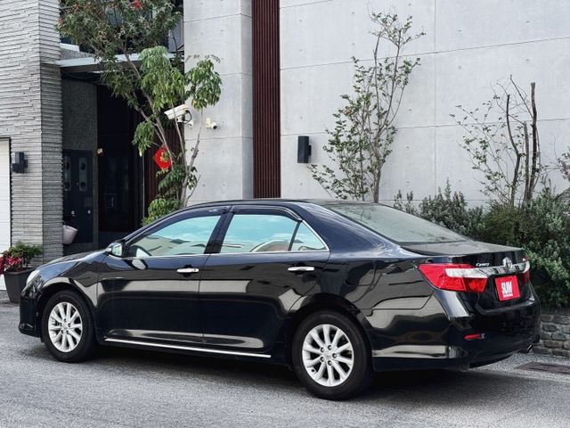 Toyota Camry 2.0 E 倒車顯影  恆溫空調 後座出風口....  第2張相片