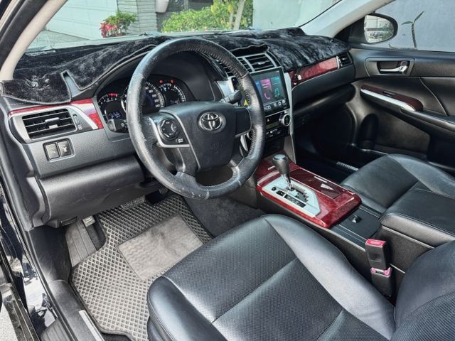 Toyota Camry 2.0 E 倒車顯影  恆溫空調 後座出風口....  第3張相片