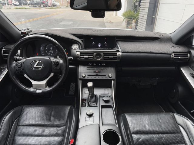 市場超稀有車 IS200T F Sport /雙區恆溫空調/免鑰匙啟動車門鎖/換檔撥片  第3張相片