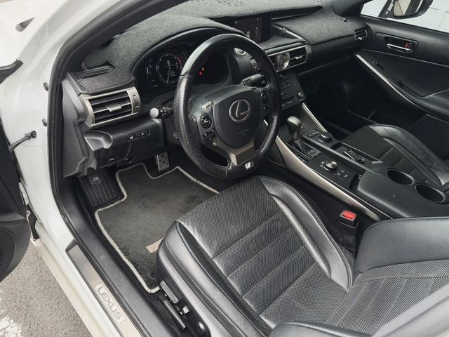 市場超稀有車 IS200T F Sport /雙區恆溫空調/免鑰匙啟動車門鎖/換檔撥片  第4張相片
