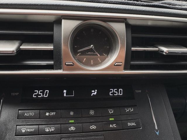 市場超稀有車 IS200T F Sport /雙區恆溫空調/免鑰匙啟動車門鎖/換檔撥片  第7張相片