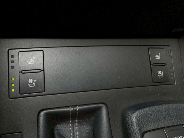 市場超稀有車 IS200T F Sport /雙區恆溫空調/免鑰匙啟動車門鎖/換檔撥片  第8張相片