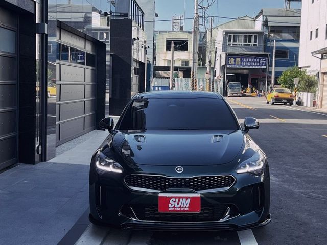 抬頭顯示器 電動尾門 雙區恆溫空調 免鑰匙啟動 摸門解鎖 後座出風口 360環景 HK音響  第3張相片