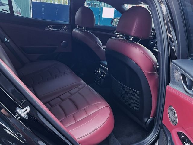 抬頭顯示器 電動尾門 雙區恆溫空調 免鑰匙啟動 摸門解鎖 後座出風口 360環景 HK音響  第6張相片