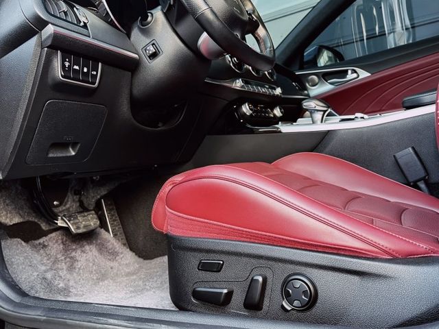 抬頭顯示器 電動尾門 雙區恆溫空調 免鑰匙啟動 摸門解鎖 後座出風口 360環景 HK音響  第7張相片