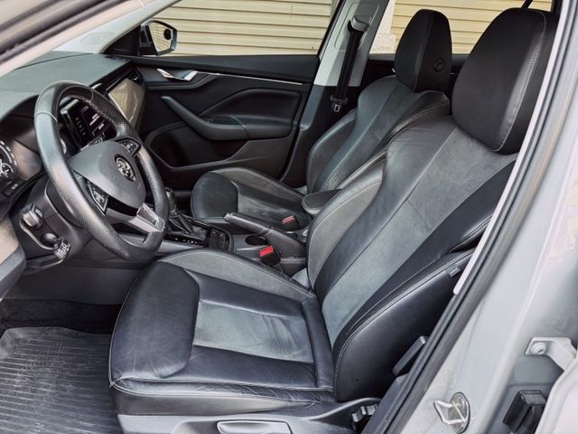 雙區恆溫空調 後座出風口 摸門解鎖 免鑰匙啟動 倒車顯影 前後雷達  第8張相片