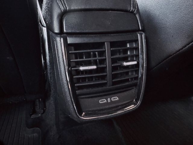 雙區恆溫空調 後座出風口 摸門解鎖 免鑰匙啟動 倒車顯影 前後雷達  第10張相片