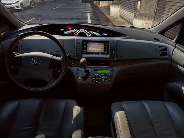 左右電動滑門 電動尾門 電動座椅 倒車顯影 電動天窗  第7張相片