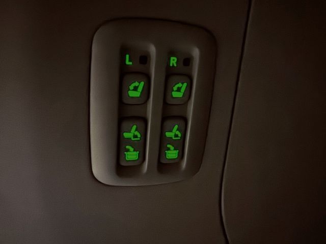 左右電動滑門 電動尾門 電動座椅 倒車顯影 電動天窗  第13張相片