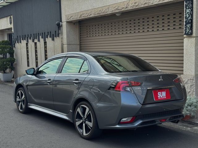 免鑰 定速 倒車影像輔助 電動折疊後視鏡 胎壓監控  第2張相片