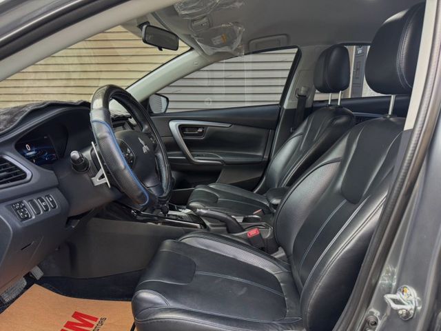 免鑰 定速 倒車影像輔助 電動折疊後視鏡 胎壓監控  第6張相片