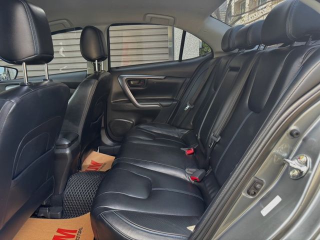 免鑰 定速 倒車影像輔助 電動折疊後視鏡 胎壓監控  第7張相片