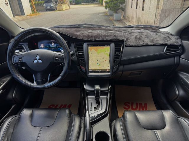 免鑰 定速 倒車影像輔助 電動折疊後視鏡 胎壓監控  第8張相片