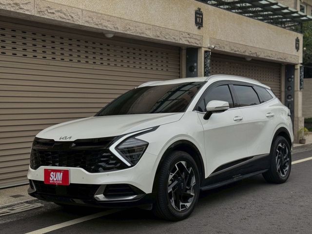 免KEY 定速 環景影像 陡坡緩降系統 光感應自動頭燈 哈曼卡頓汽車音響  第1張相片