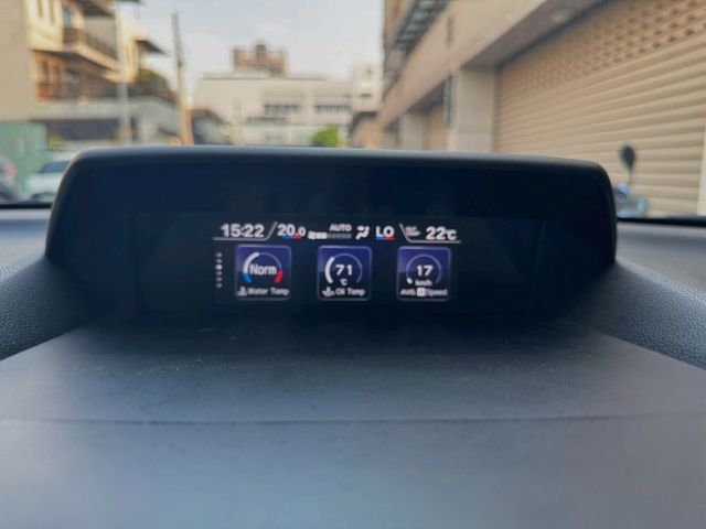 電動天窗 粉塵過濾器 駕駛座電動調整 雨滴感應雨刷 定速  第10張相片