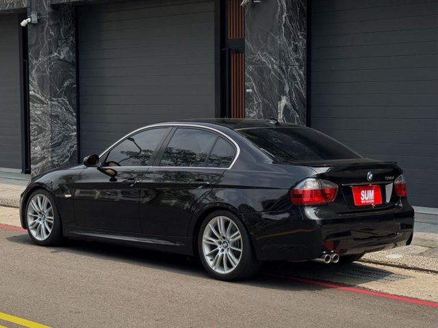 M版方向盤 定速 恆溫空調 電動天窗 雙前電動椅 車鑰一鍵啟動  第2張相片