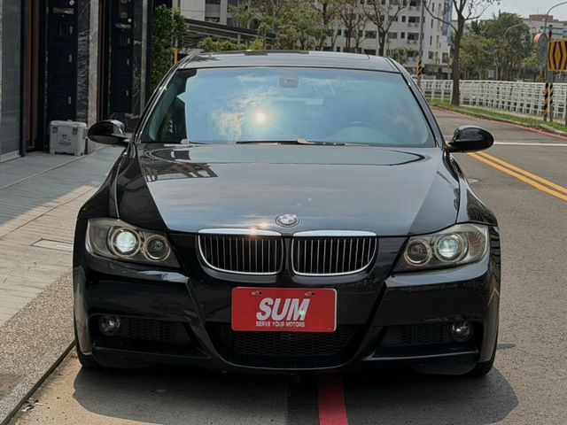 M版方向盤 定速 恆溫空調 電動天窗 雙前電動椅 車鑰一鍵啟動  第3張相片