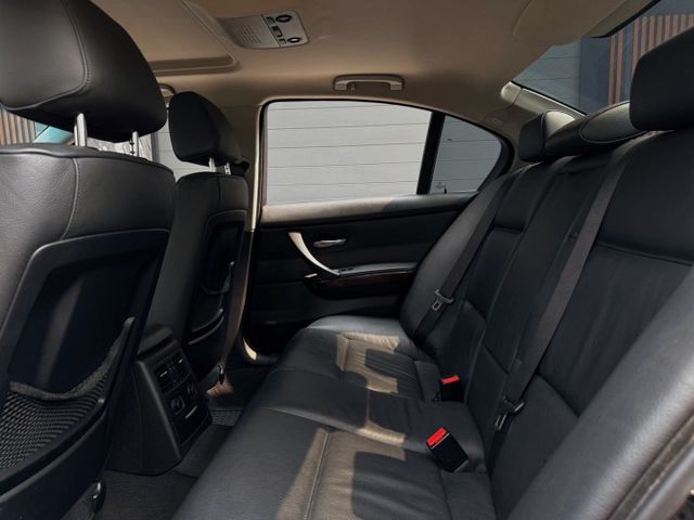 M版方向盤 定速 恆溫空調 電動天窗 雙前電動椅 車鑰一鍵啟動  第6張相片