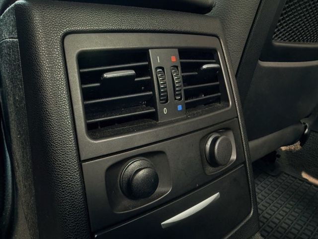 M版方向盤 定速 恆溫空調 電動天窗 雙前電動椅 車鑰一鍵啟動  第12張相片