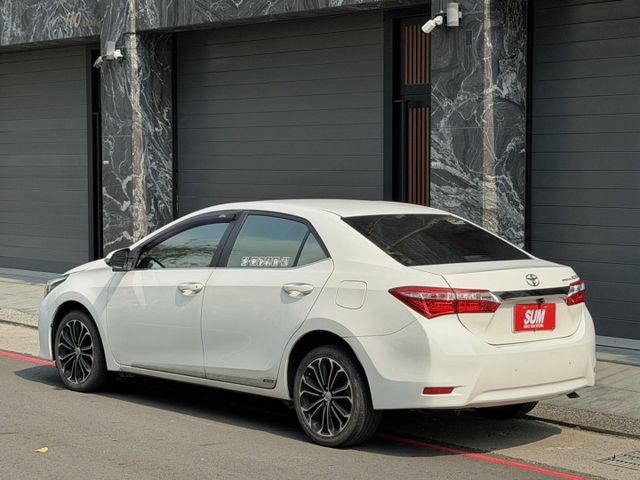 定速 恆溫空調 原廠導航 前後霧燈 電動摺疊後視鏡  第2張相片