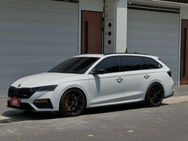 免KEY 定速 電子後視鏡 ACC主動跟車 自動煞停 環艙氣氛燈  第1張相片