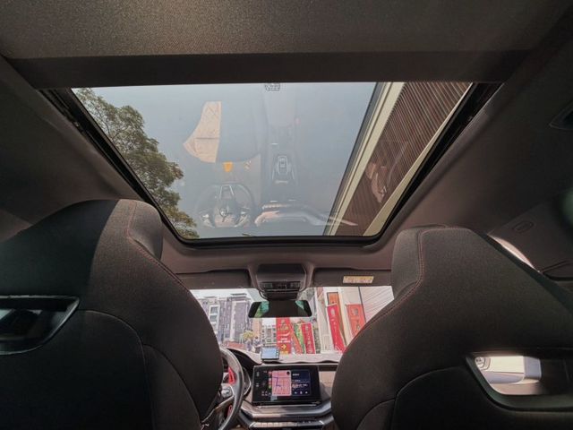 免KEY 定速 電子後視鏡 ACC主動跟車 自動煞停 環艙氣氛燈  第11張相片