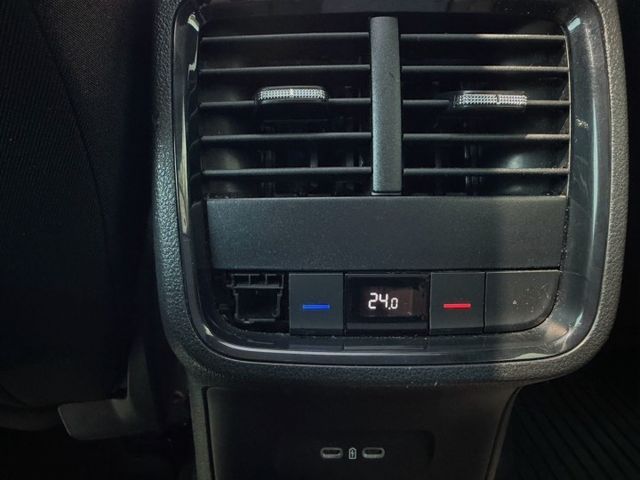 免KEY 定速 電子後視鏡 ACC主動跟車 自動煞停 環艙氣氛燈  第12張相片