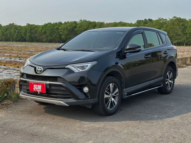 恆溫空調 駕駛座電動調整 免鑰 定速 光感應自動頭燈  第1張相片