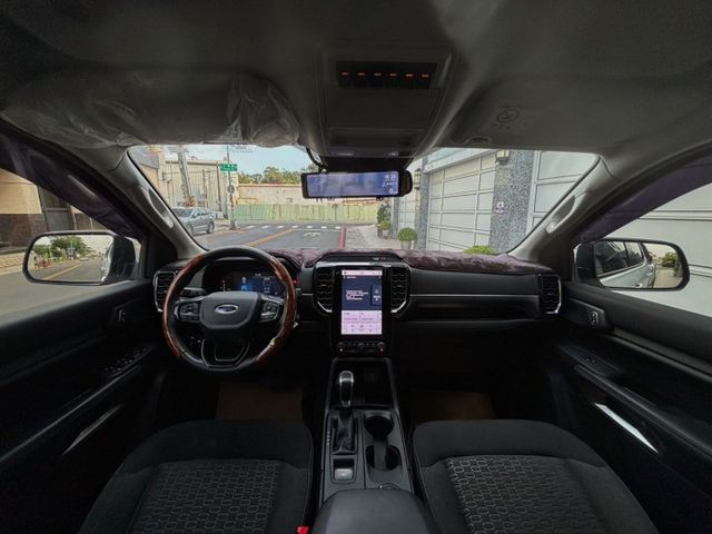 定速 雙驅恆溫 360自駕科技輔助系統 倒車顯影 後座出風口  第8張相片