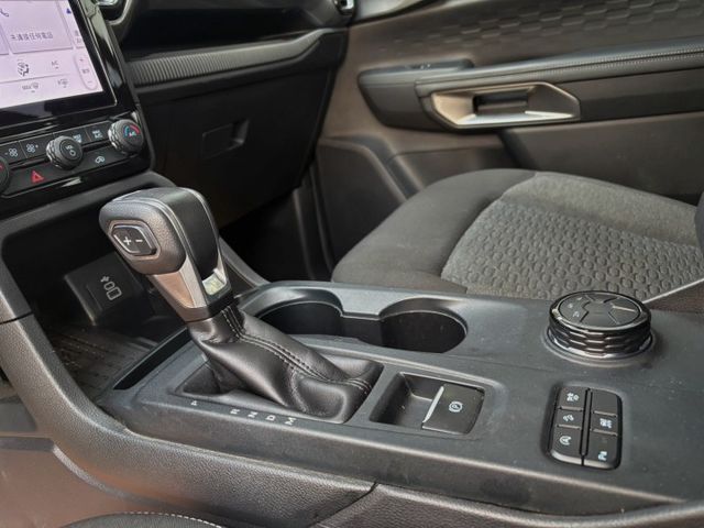 定速 雙驅恆溫 360自駕科技輔助系統 倒車顯影 後座出風口  第12張相片