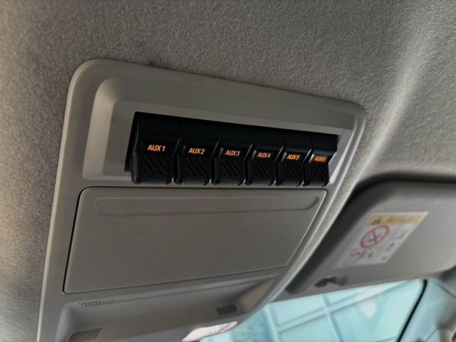 定速 雙驅恆溫 360自駕科技輔助系統 倒車顯影 後座出風口  第13張相片