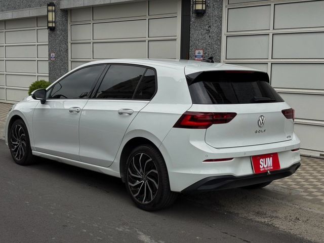 換檔撥片 織布座椅 定速 光感應自動頭燈 ACC主動跟車系統  第2張相片