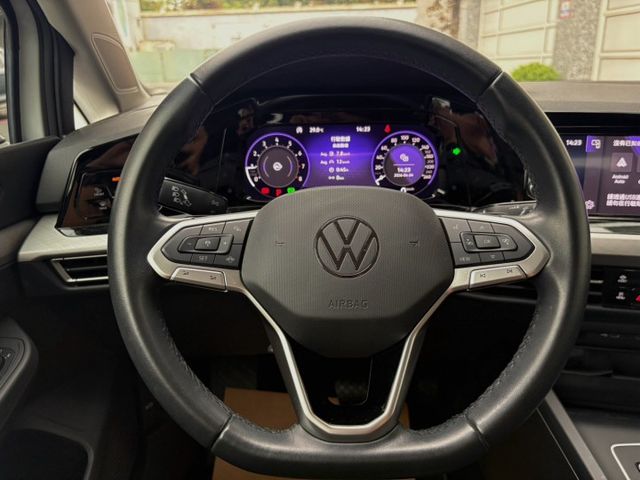 換檔撥片 織布座椅 定速 光感應自動頭燈 ACC主動跟車系統  第8張相片