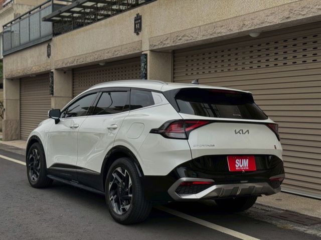 免KEY 定速 環景影像 陡坡緩降系統 光感應自動頭燈 哈曼卡頓汽車音響  第2張相片